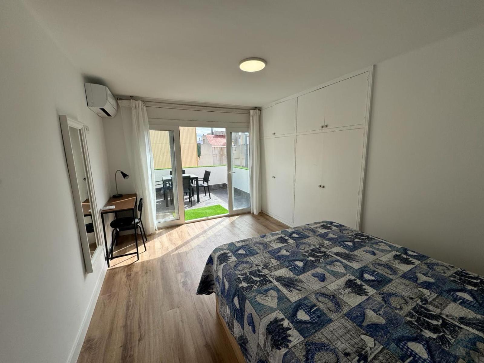 Acogedor Apartamento A 50 Metros Del Mar Cambrils Exterior foto